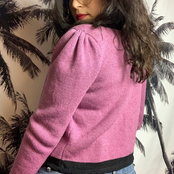 Adorable VINTAGE Cardigan - Picture 4 of 12